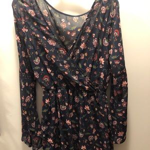 Gorgeous bell sleeve dress!